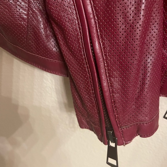 Burgundy Leather Jacket with Zipper Closure - Picture 6 of 11